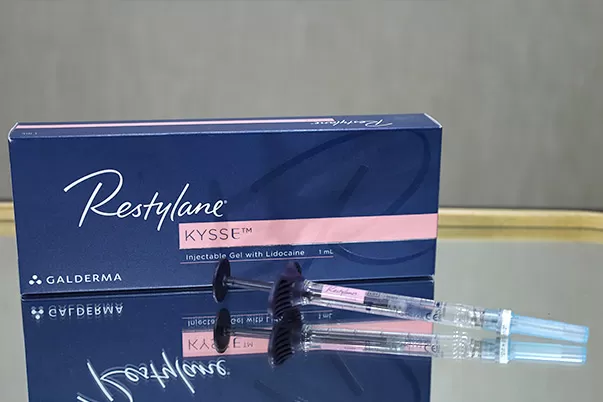 Isotretinoin oral capsule for severe acne treatment